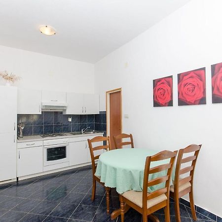 Apartments Ivanka Vis Exteriör bild