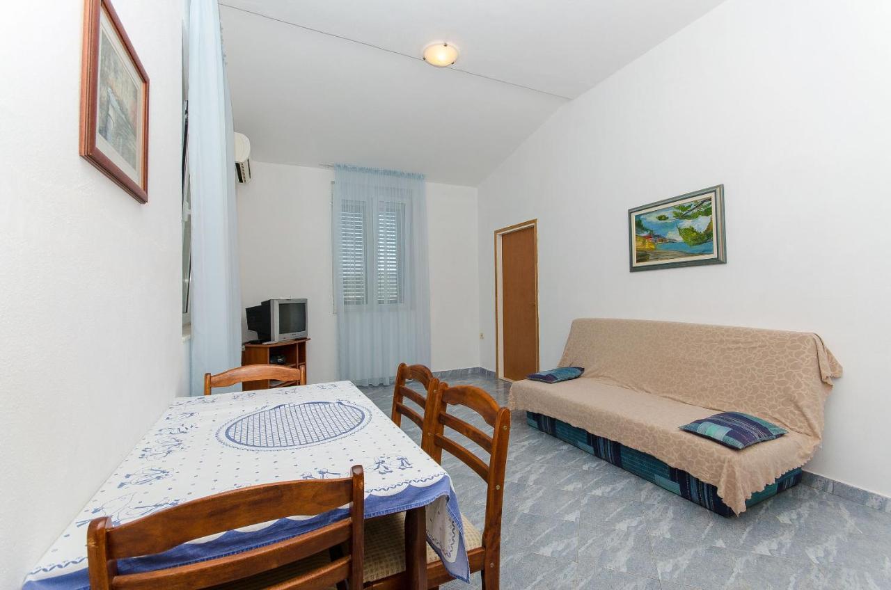 Apartments Ivanka Vis Exteriör bild