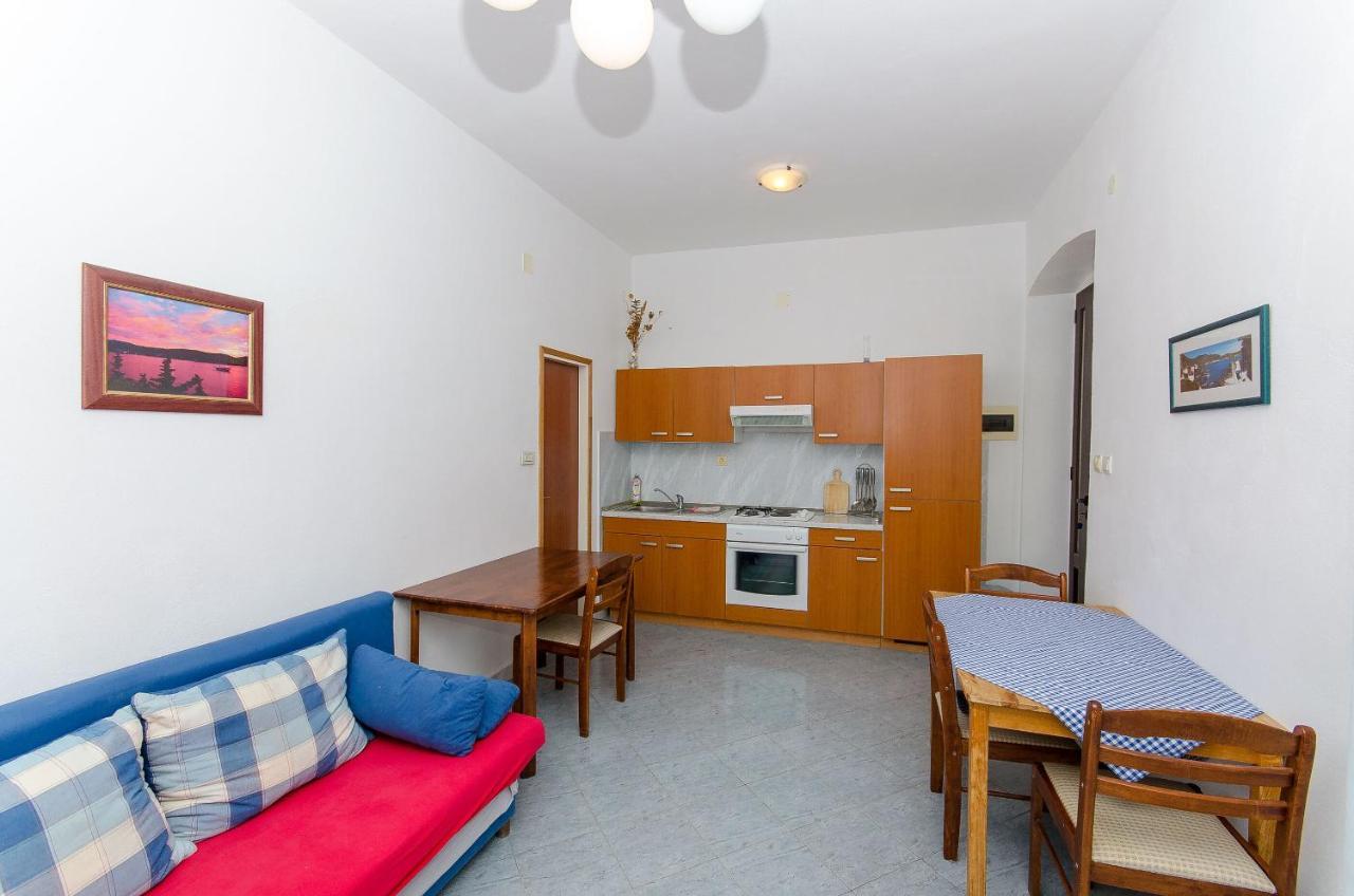 Apartments Ivanka Vis Exteriör bild