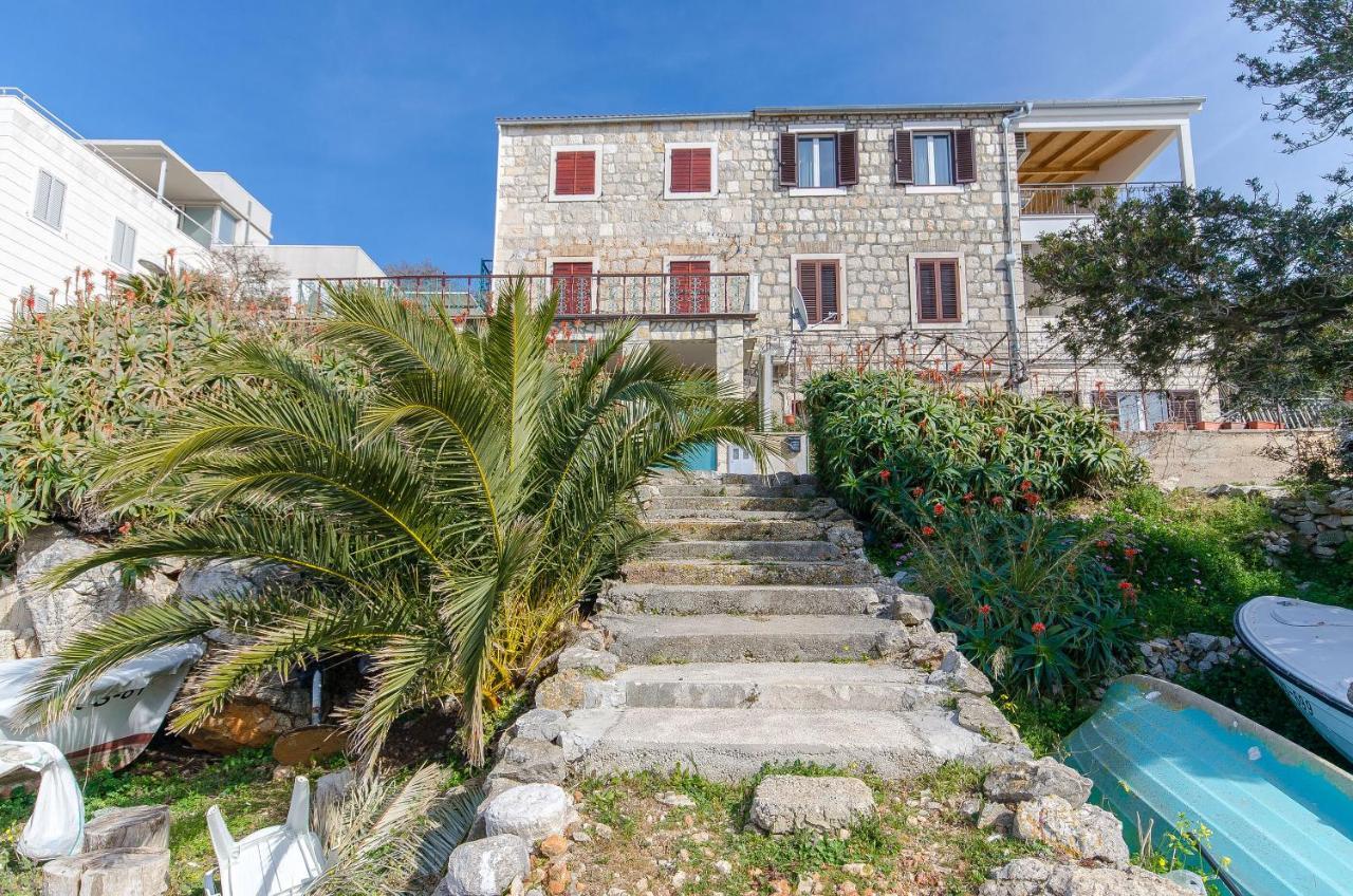 Apartments Ivanka Vis Exteriör bild