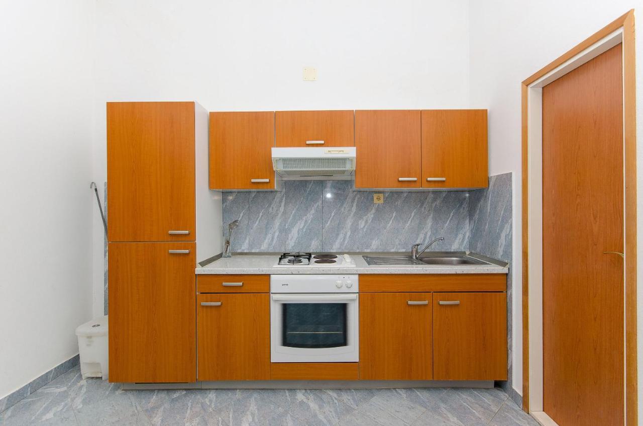 Apartments Ivanka Vis Exteriör bild