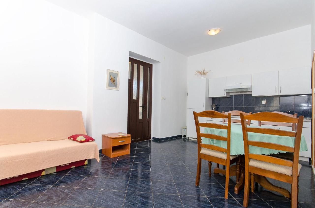 Apartments Ivanka Vis Exteriör bild